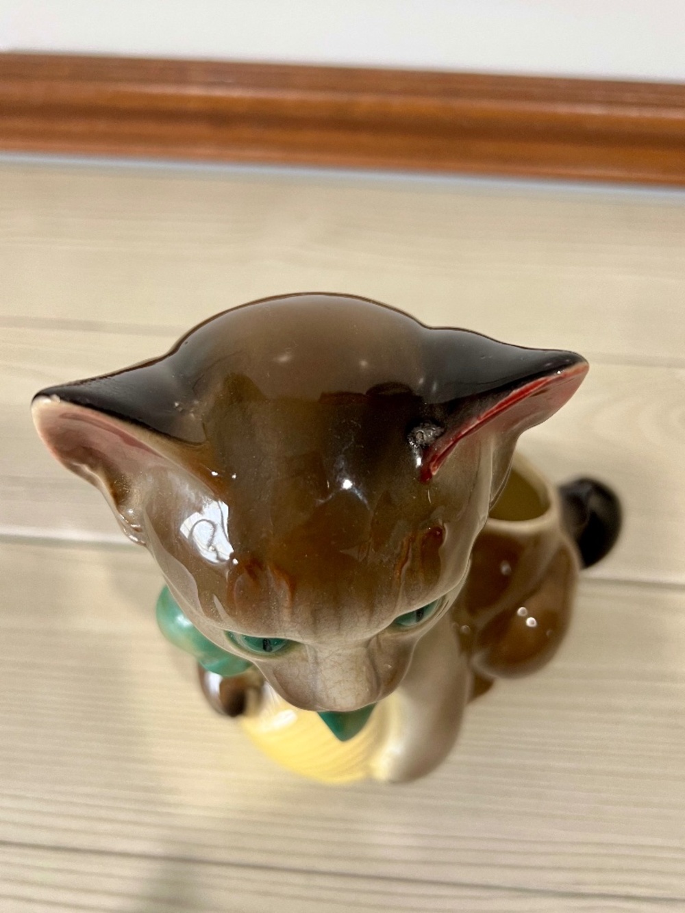 Royal Copley Kitten Planter with Yellow Yarn Ball - Picture 8 of 9